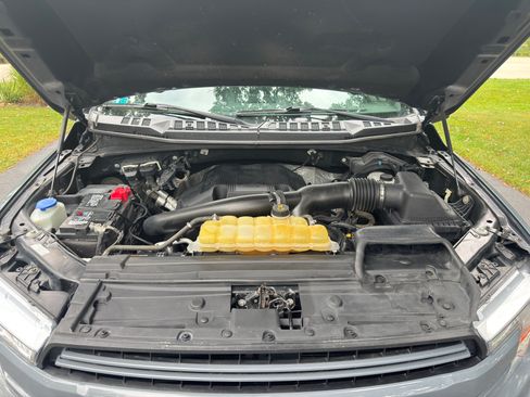 Used 2019 Ford F150 Lariat w/ Equipment Group 502A Luxury AWD/4WD image 29