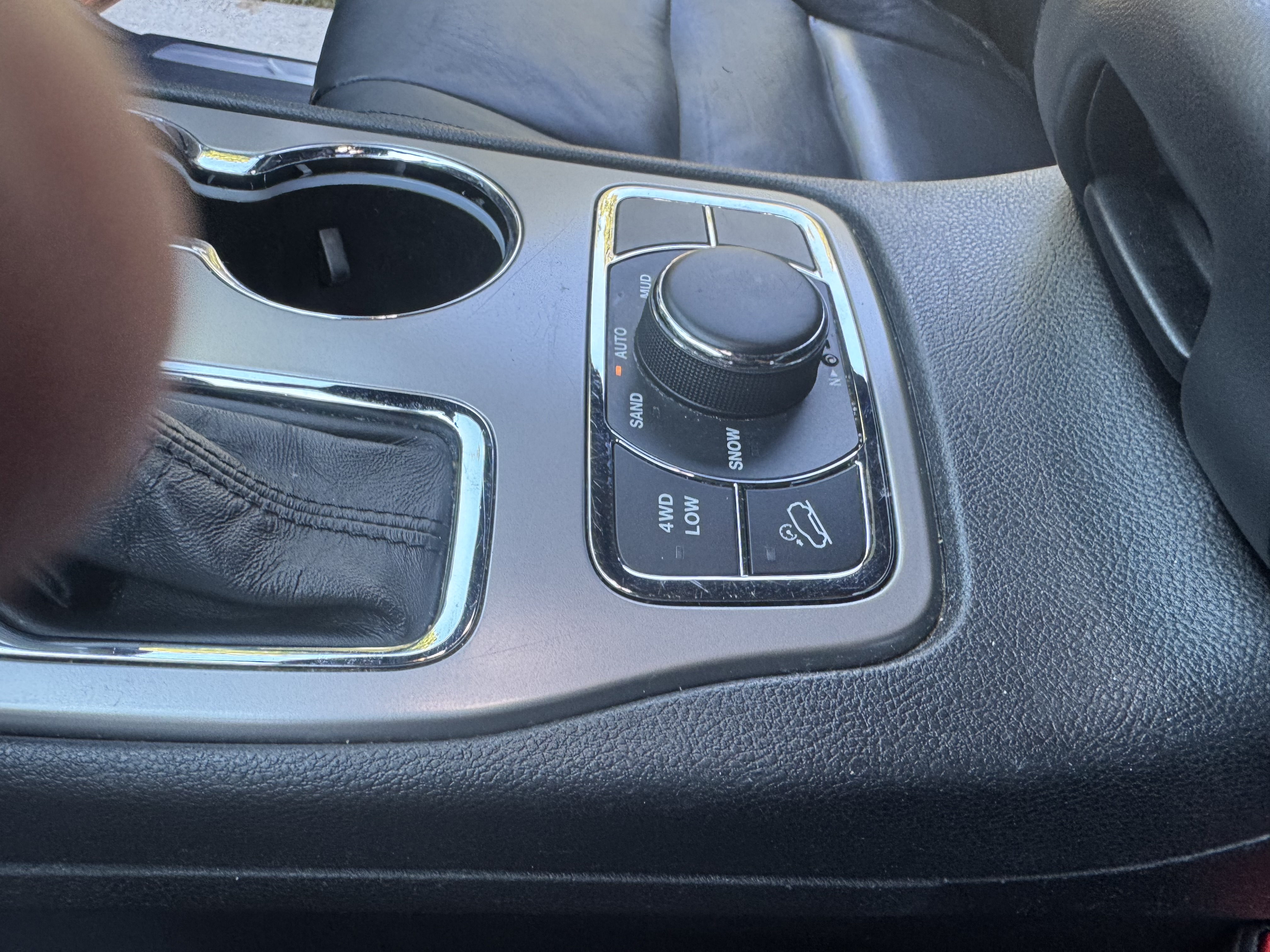 Used 2022 Jeep Grand Cherokee Limited AWD/4WD image 15