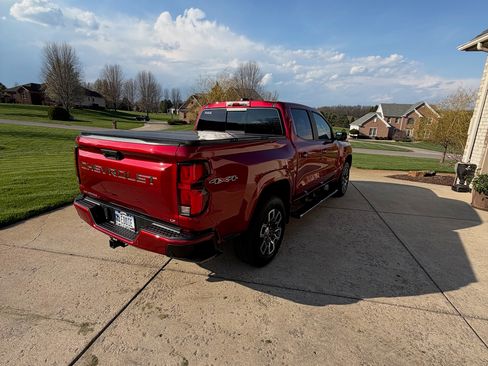 Used 2024 Chevrolet Colorado LT w/ LT Convenience Package III image 2