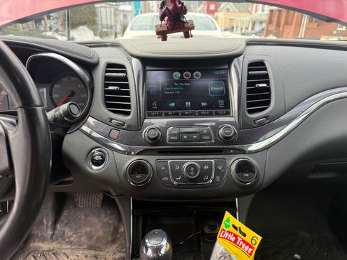 Used 2015 Chevrolet Impala LTZ FWD image 12