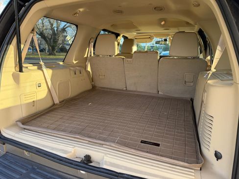 Used 2013 Ford Expedition XLT image 12