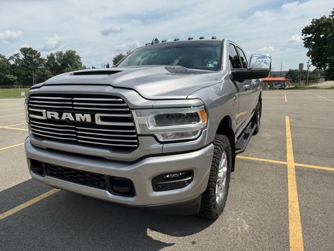 Used 2024 RAM 2500 Laramie w/ Sport Appearance Package AWD/4WD image 8