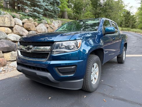 Used 2020 Chevrolet Colorado W/T w/ WT Convenience Package AWD/4WD image 2