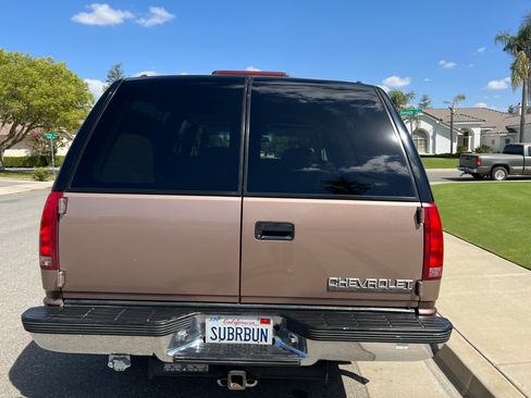 Used 1994 Chevrolet Suburban 4WD image 11