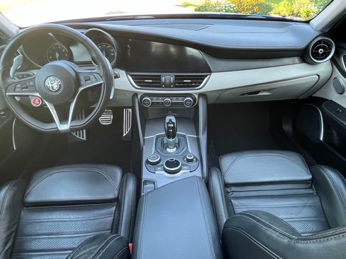 Used 2019 Alfa Romeo Giulia Ti Sport w/ Quick Order Package 22S Sport AWD/4WD image 14