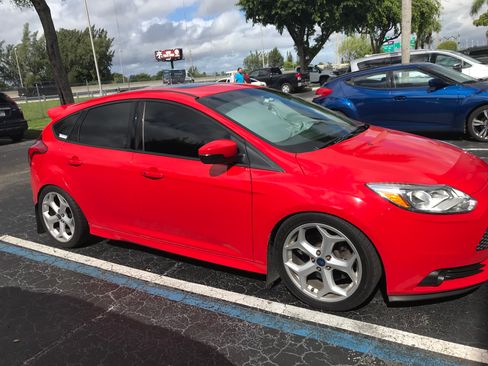 Used 2013 Ford Focus ST image 2