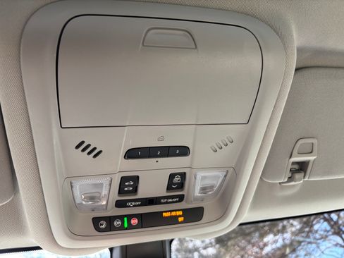 Used 2018 Chevrolet Equinox LT image 14