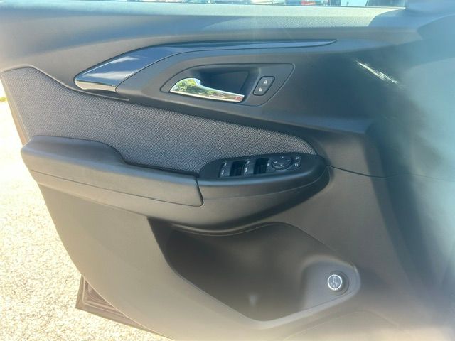 Used 2022 Chevrolet TrailBlazer LT w/ Sun and Liftgate Package AWD/4WD image 12