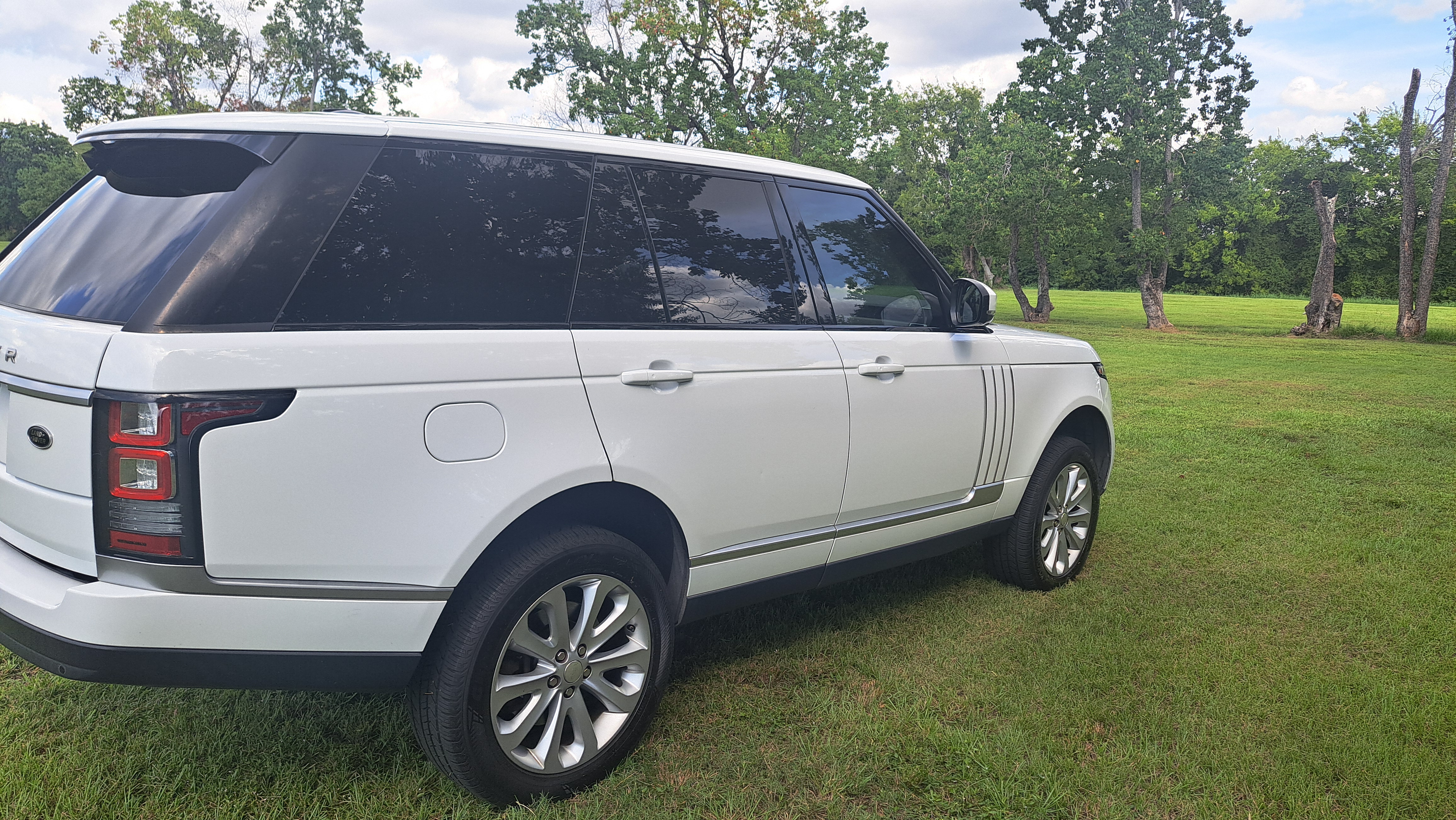 Used 2015 Land Rover Range Rover HSE AWD/4WD image 8