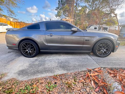 Used 2014 Ford Mustang GT image 6