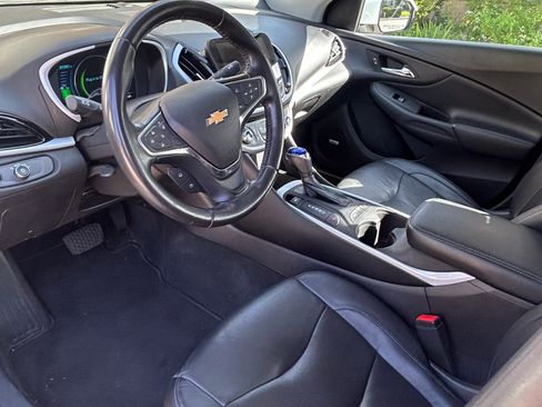 Used 2018 Chevrolet Volt LT w/ Comfort Package FWD image 16