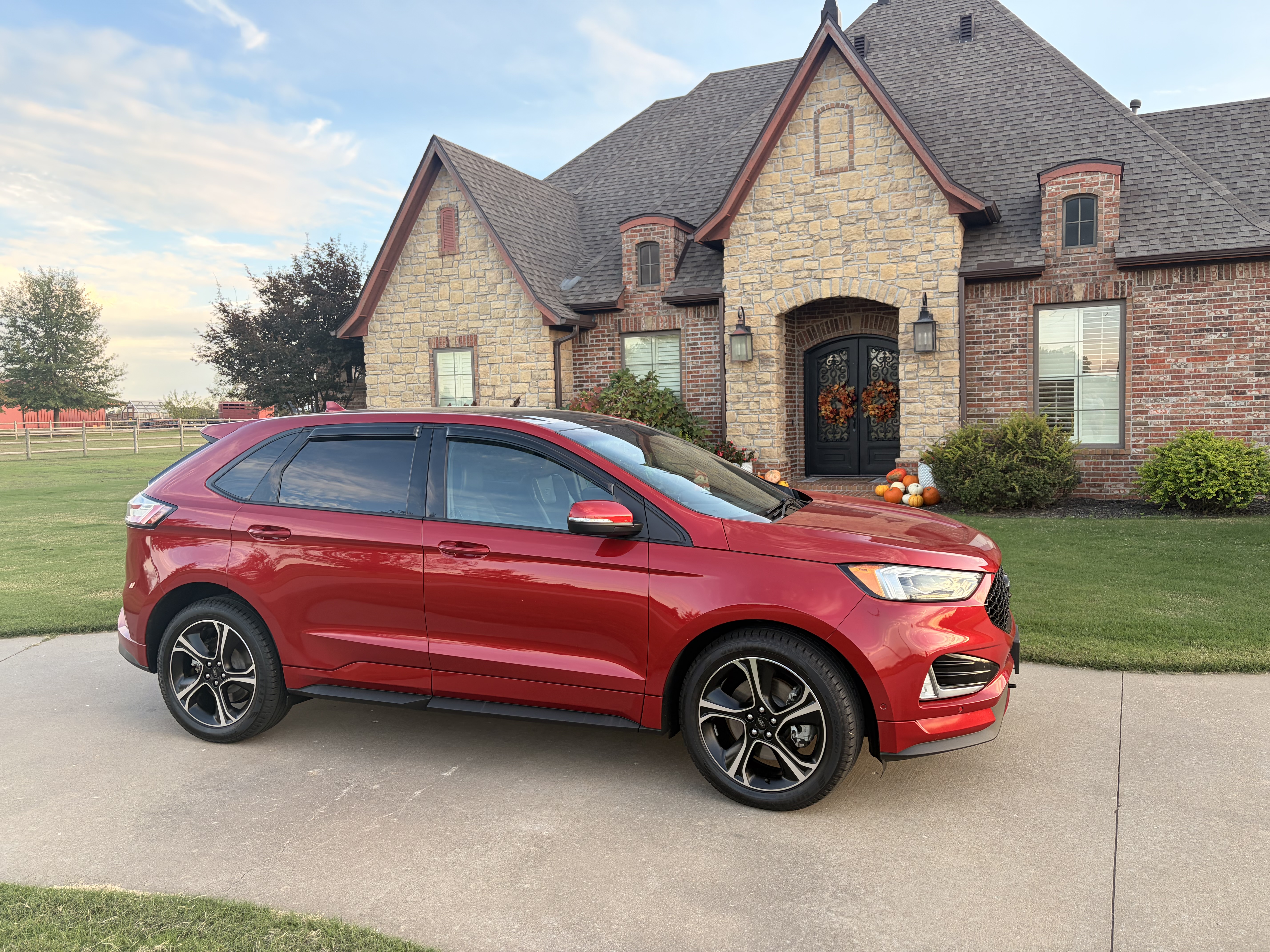 Used 2020 Ford Edge ST w/ Equipment Group 401A AWD/4WD image 1