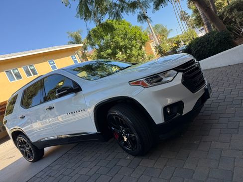 Used 2021 Chevrolet Traverse Premier w/ Redline Edition image 12