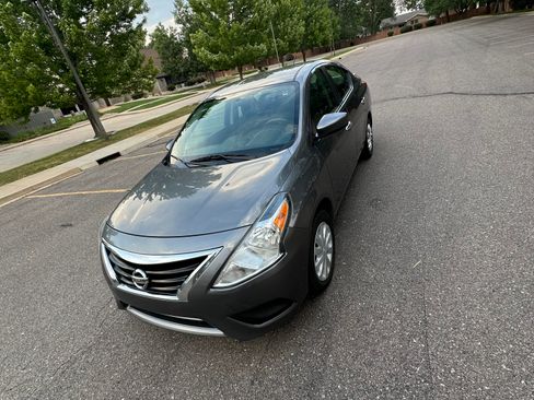 Used 2019 Nissan Versa SV FWD image 2