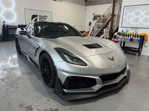 Used 2014 Chevrolet Corvette Stingray Coupe w/ 2LT Preferred Equipment Group RWD image 1