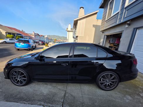 Used 2016 Volkswagen Jetta S image 9