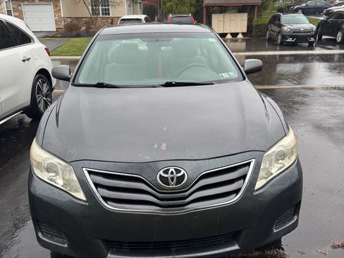 Used 2011 Toyota Camry LE w/ LE Extra-Value Pkg image 4