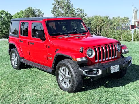 Used 2020 Jeep Wrangler Unlimited Sahara image 6