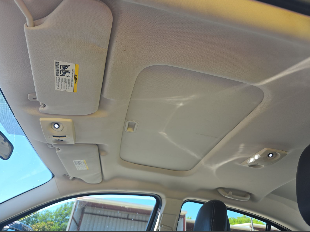 Used 2010 Chrysler Sebring Limited FWD image 14