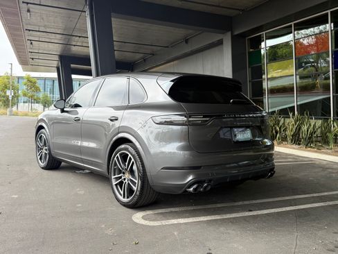 Used 2019 Porsche Cayenne Turbo AWD/4WD image 5