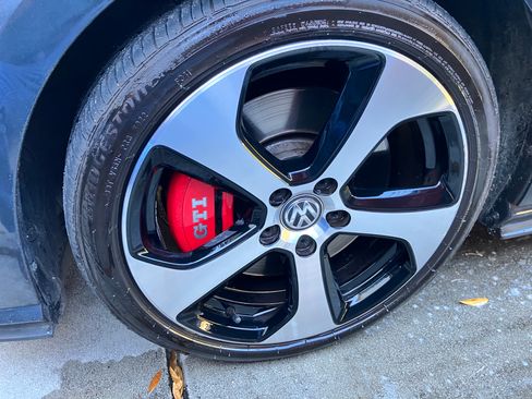 Used 2019 Volkswagen GTI S image 10