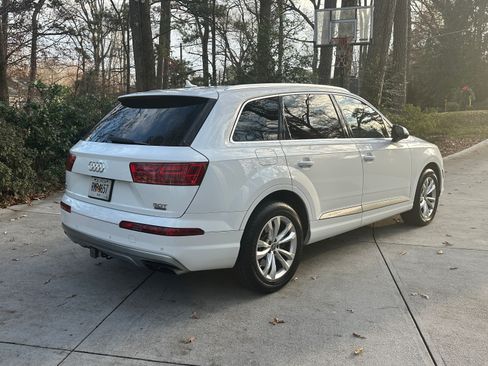 Used 2017 Audi Q7 3.0T Premium Plus w/ Premium Plus Package image 4