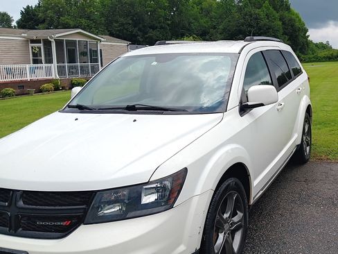 Used 2017 Dodge Journey Crossroad w/ Popular Equipment Group AWD/4WD image 1