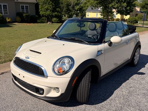 Used 2014 MINI Cooper S FWD image 1