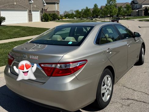Used 2016 Toyota Camry LE image 9