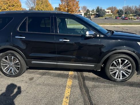 Used 2019 Ford Explorer Platinum image 6