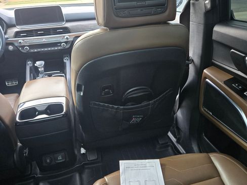Used 2022 Kia Telluride SX w/ SX Prestige Package image 20