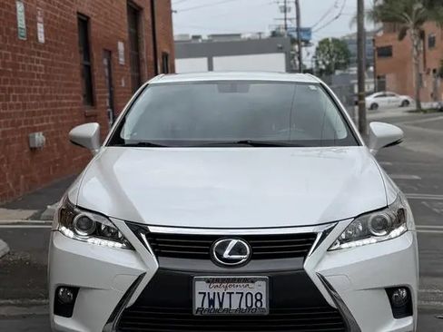 Used 2017 Lexus CT 200h 200h Hatchback 4D image 12