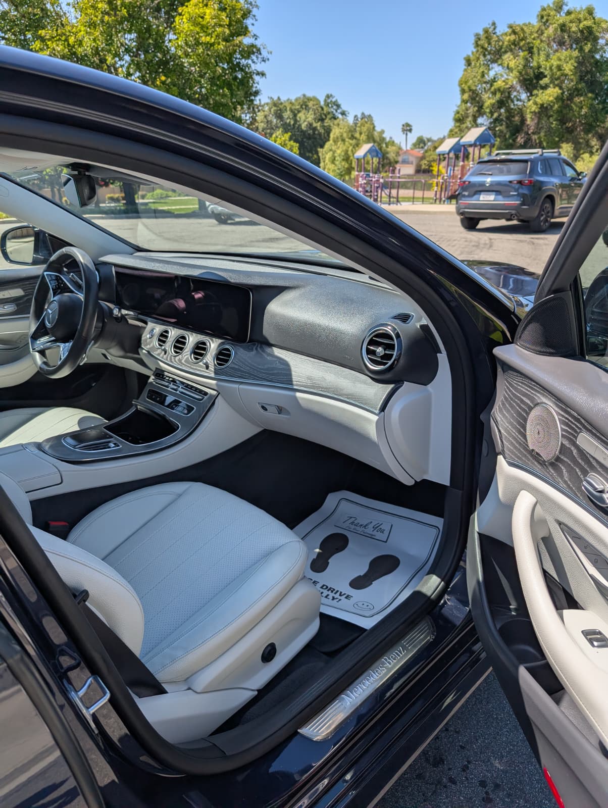 Used 2022 Mercedes-Benz E 350 Sedan image 11