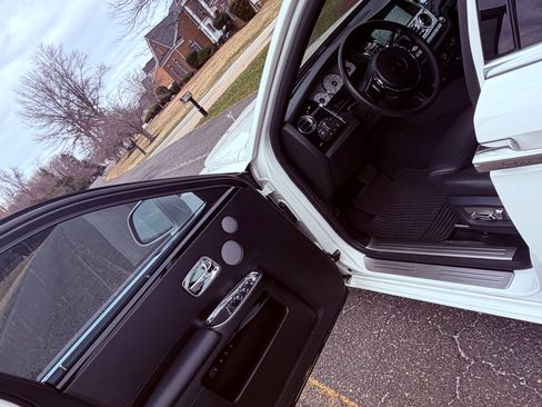 Used 2015 Rolls-Royce Ghost image 19