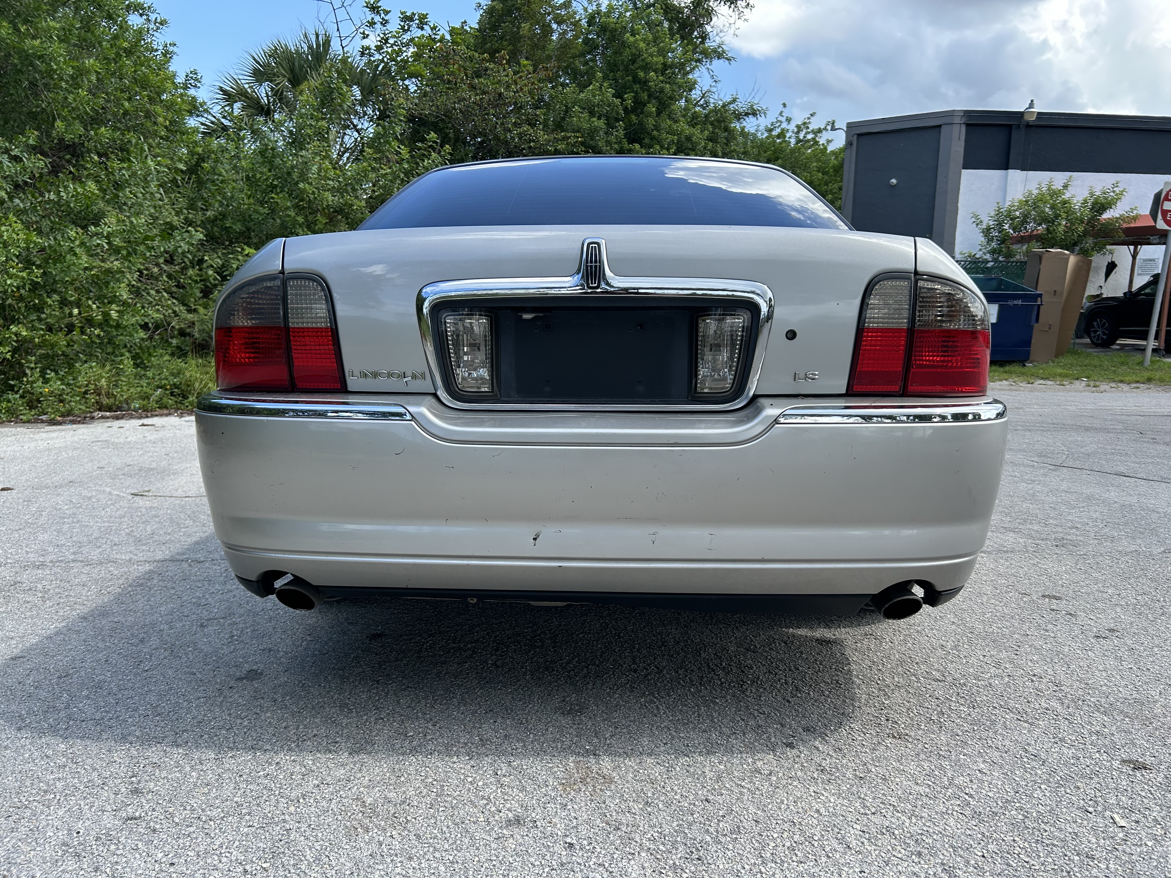 Used 2003 Lincoln LS RWD image 4