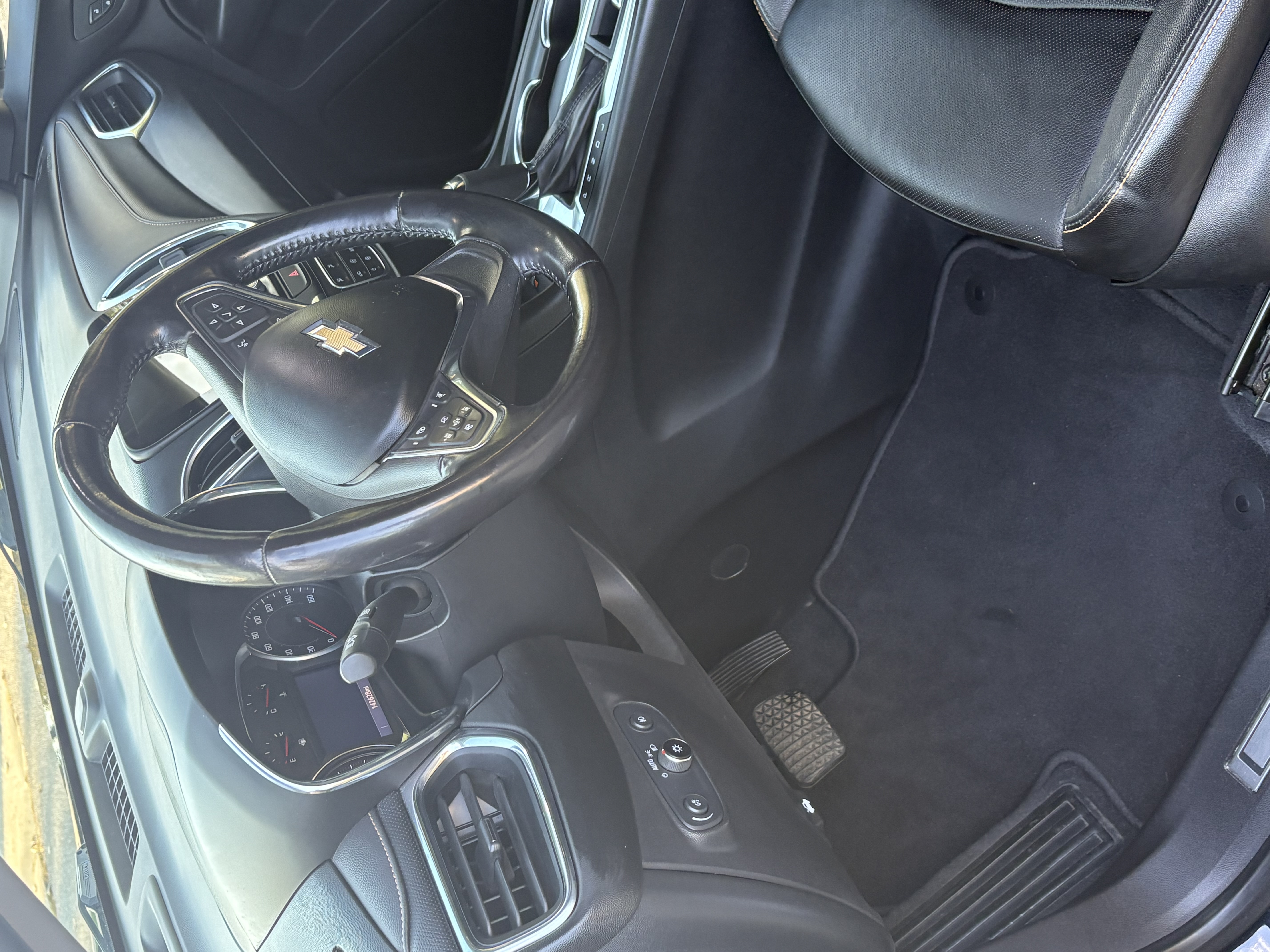Used 2021 Chevrolet Equinox Premier FWD image 14