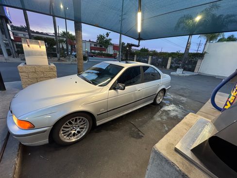 Used 2000 BMW 528i Sedan image 4