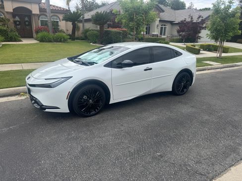 Used 2026 Toyota Prius image 9