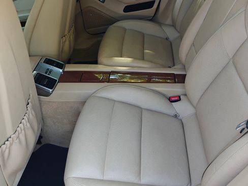 Used 2014 Porsche Panamera S image 9