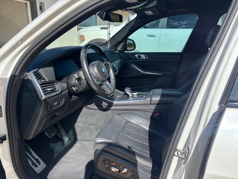 Used 2019 BMW X5 xDrive50i w/ M Sport Package AWD/4WD image 8