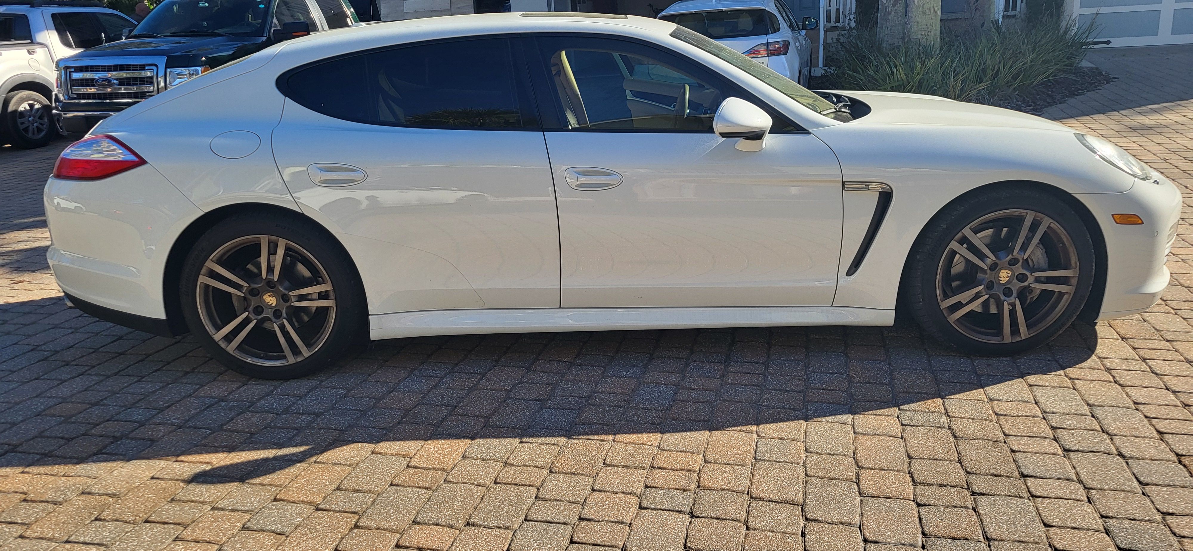 Used 2013 Porsche Panamera image 4