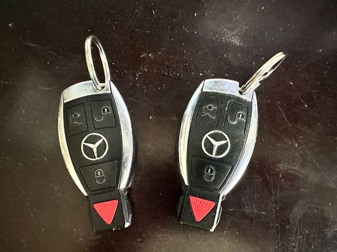 Used 2014 Mercedes-Benz E 350 4MATIC Sedan image 19