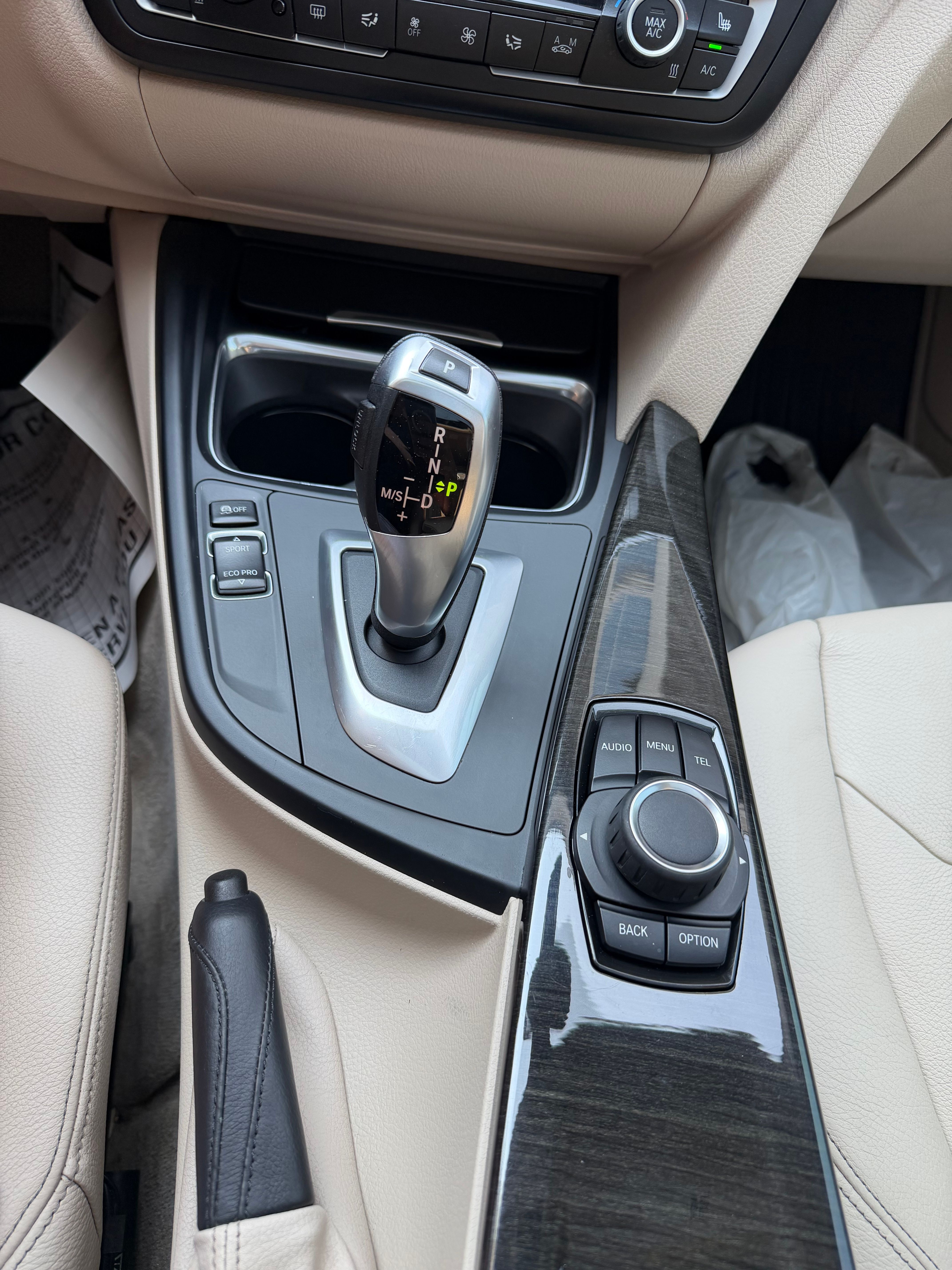 Used 2014 BMW 328i xDrive Wagon AWD/4WD image 21