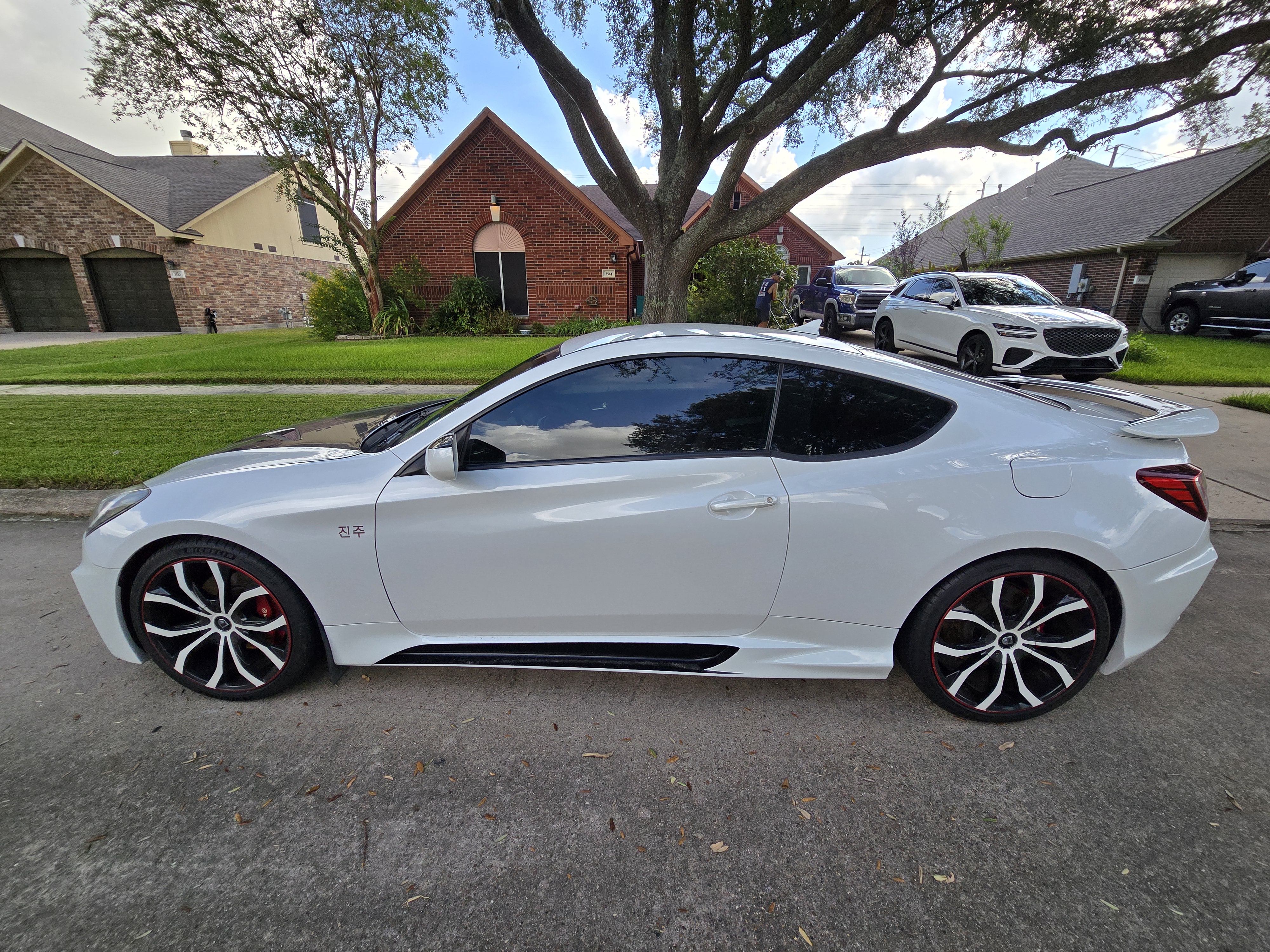 Used 2013 Hyundai Genesis 3.8 RWD image 1