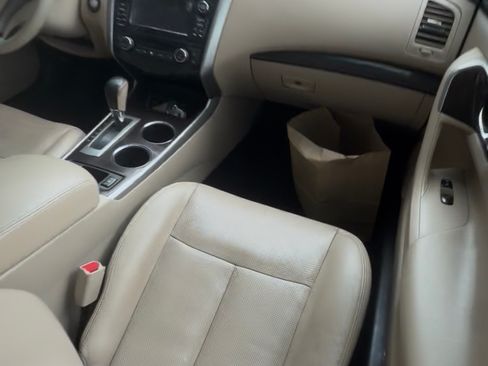 Used 2015 Nissan Altima 2.5 SL w/ Technology Package FWD image 4