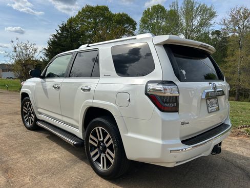Used 2019 Toyota 4Runner Limited AWD/4WD image 10