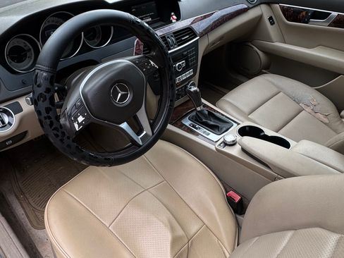 Used 2013 Mercedes-Benz C 250 Sedan image 6