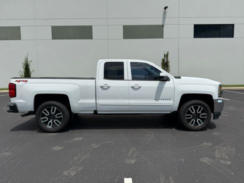 Used 2018 Chevrolet Silverado 1500 LT w/ All Star Edition AWD/4WD image 5