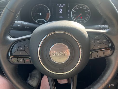 Used 2020 Jeep Renegade Altitude image 9