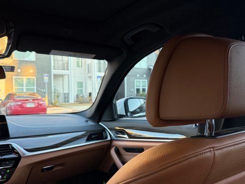 Used 2019 BMW 530i w/ Convenience Package image 19